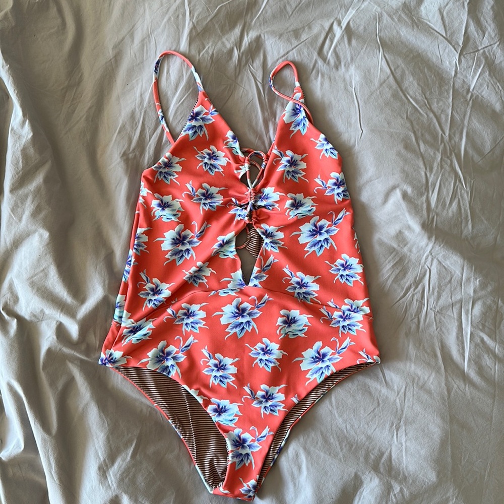 Acacia Kokomo in Vintage Aloha size medium